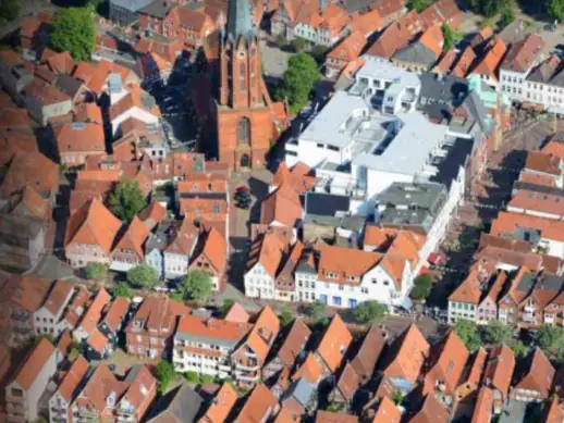 Luftbild der Buxtehuder Altstadt mit St.-Petri-Kirche